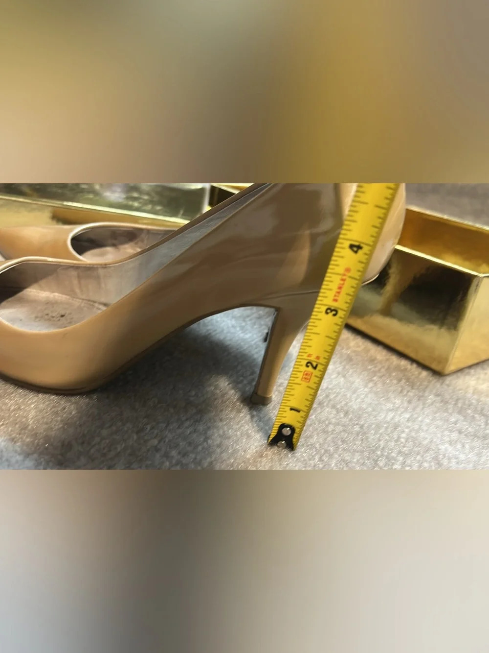 Woman’s 7.5 Michael Kors Nude Leather Pumps